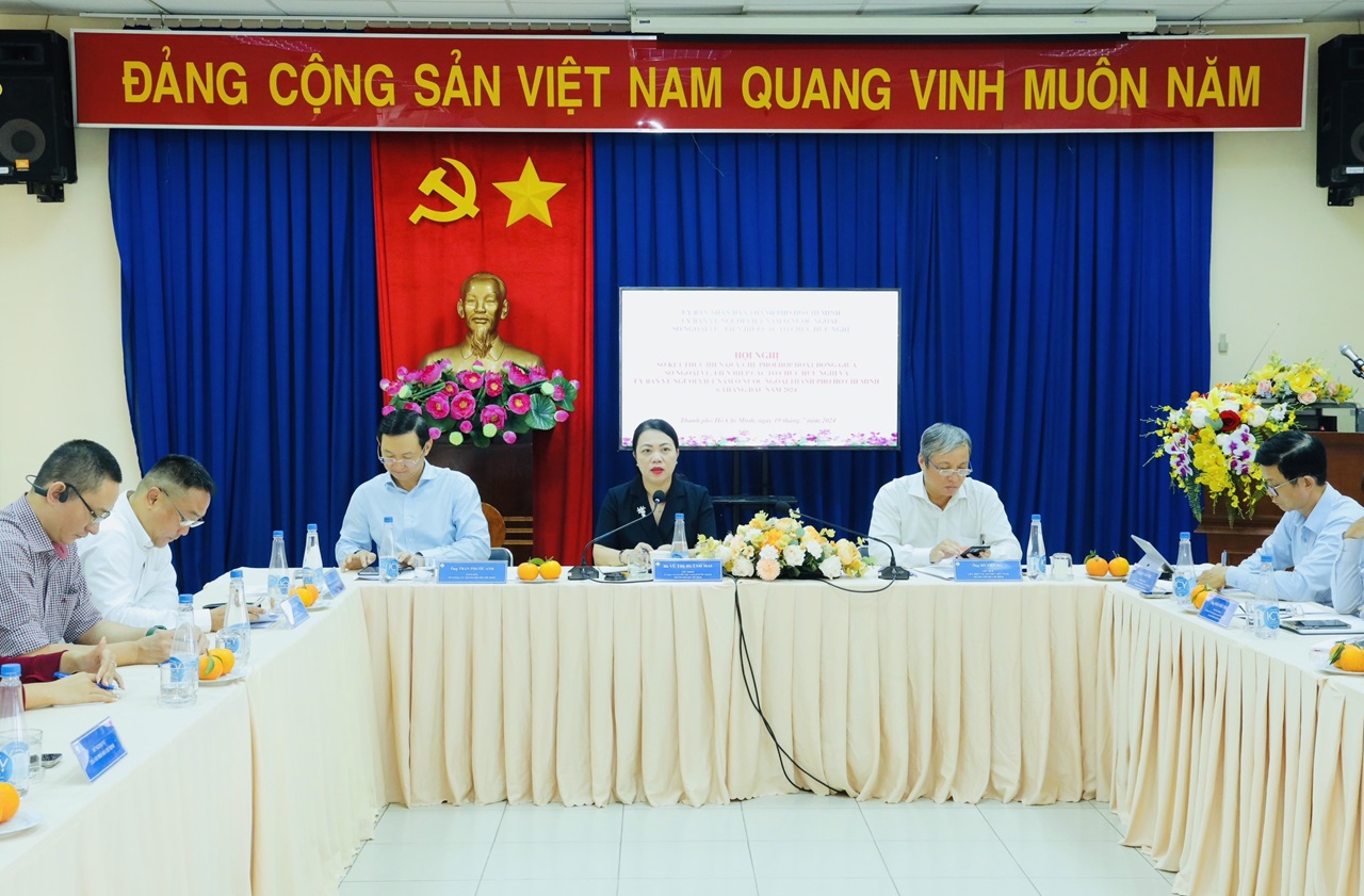 Họp đoàn Công tác “Hành trình kiều bào với biển đảo quê hương”