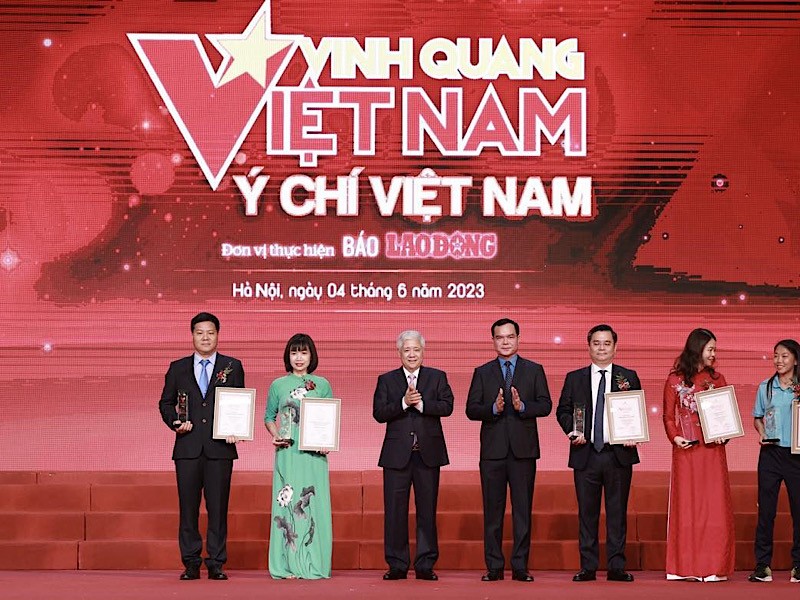 Chương trình Vinh quang Việt Nam năm 2023 tôn vinh 16 tập thể, cá nhân