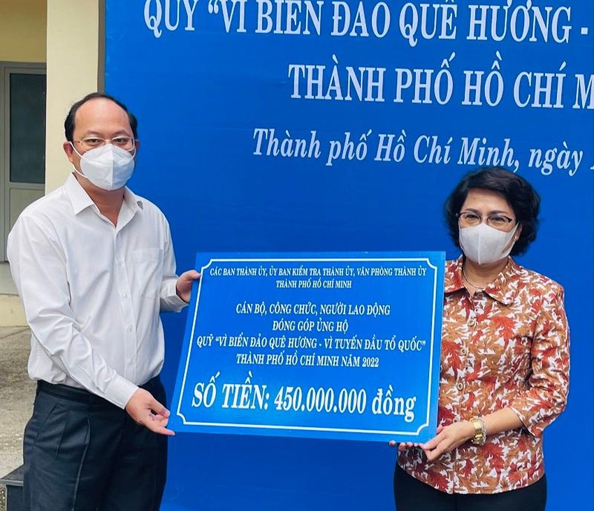 TP.HCM ủng hộ gần 550 triệu đồng cho quỹ 'Vì biển đảo quê hương'