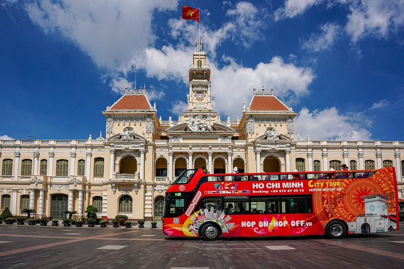 'Chúng ta mong muốn đón Việt kiều về nhưng hãy chỉ cách về' - ảnh 1