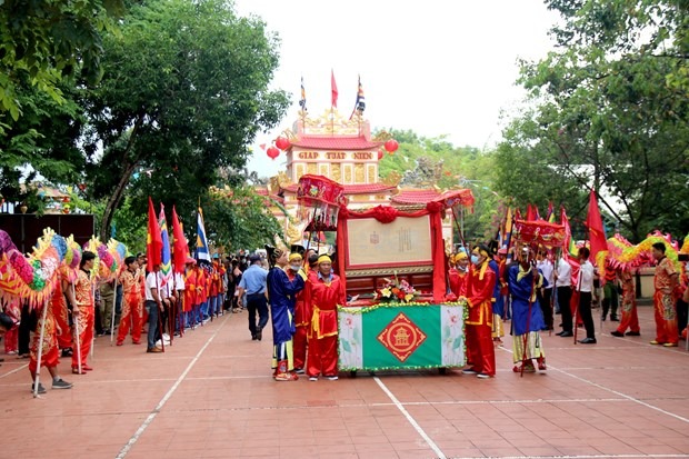 Binh Thuan: Le hoi Dinh Thay Thim thu hut dong dao khach hanh huong hinh anh 2