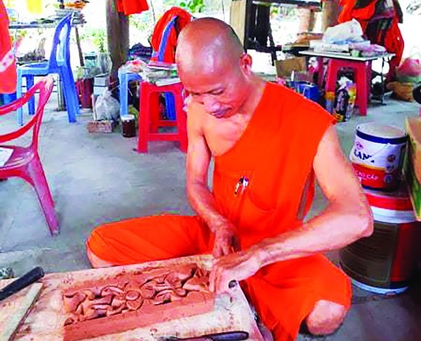 Chung Rut - Ngoi chua mang dam yeu to van hoa dac sac Khmer hinh anh 3