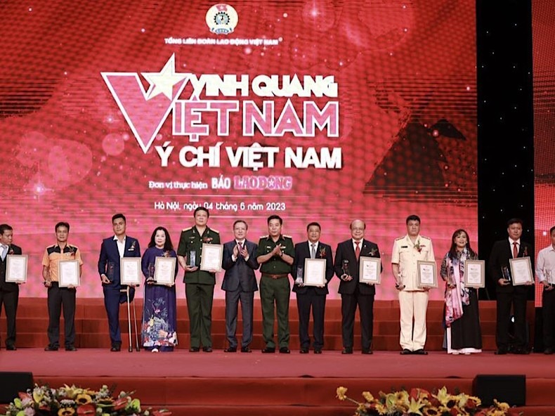 Chương trình Vinh quang Việt Nam năm 2023 tôn vinh 16 tập thể, cá nhân ảnh 2