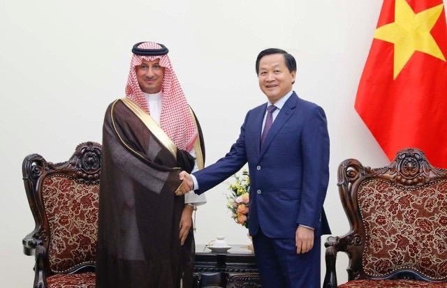 Bộ trưởng Du lịch Saudi Arabia và những trải nghiệm ấn tượng tại phố đi bộ Hà Nội