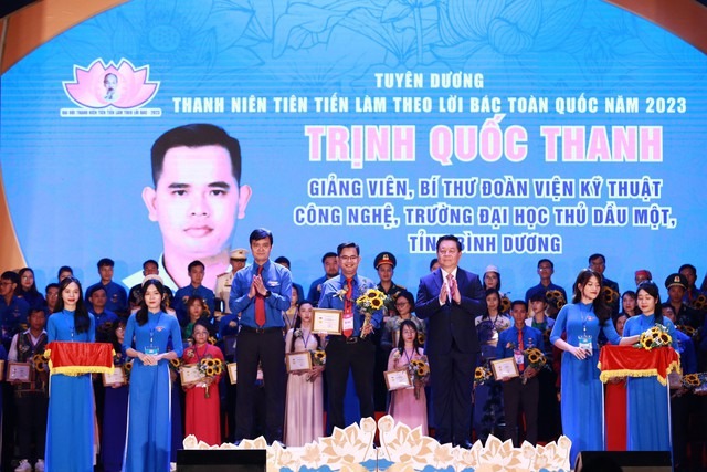 Tuyên dương 420 thanh niên tiên tiến làm theo lời Bác toàn quốc   - Ảnh 1.