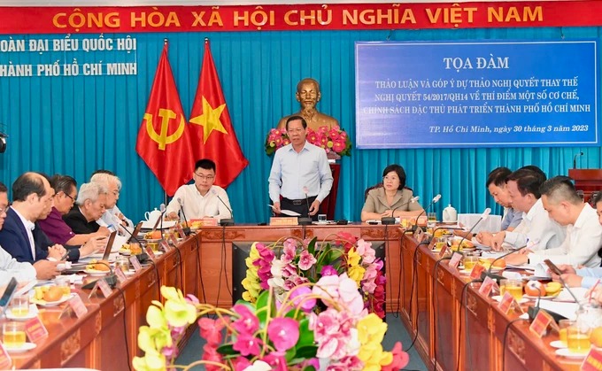 doan-dbqh-tphcm-toa-dam-thao-luan-va-gop-y-du-thao-nghi-quyet-thay-the-nghi-quyet-54-ngay-30-3anh-viet-dung-30.jpeg