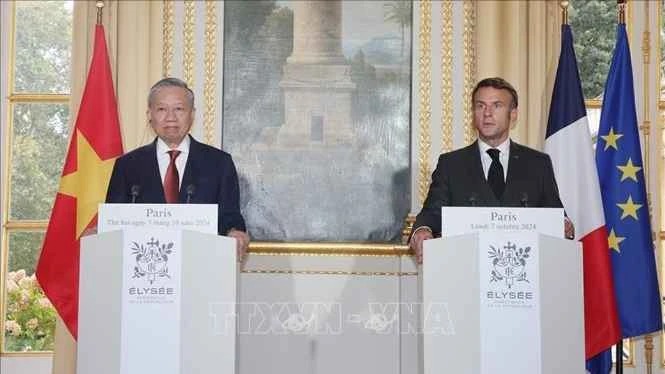 Tổng Bí thư, Chủ tịch nước Tô Lâm và Tổng thống Pháp Emmanuel Macron họp báo chung. Ảnh: TTXVN