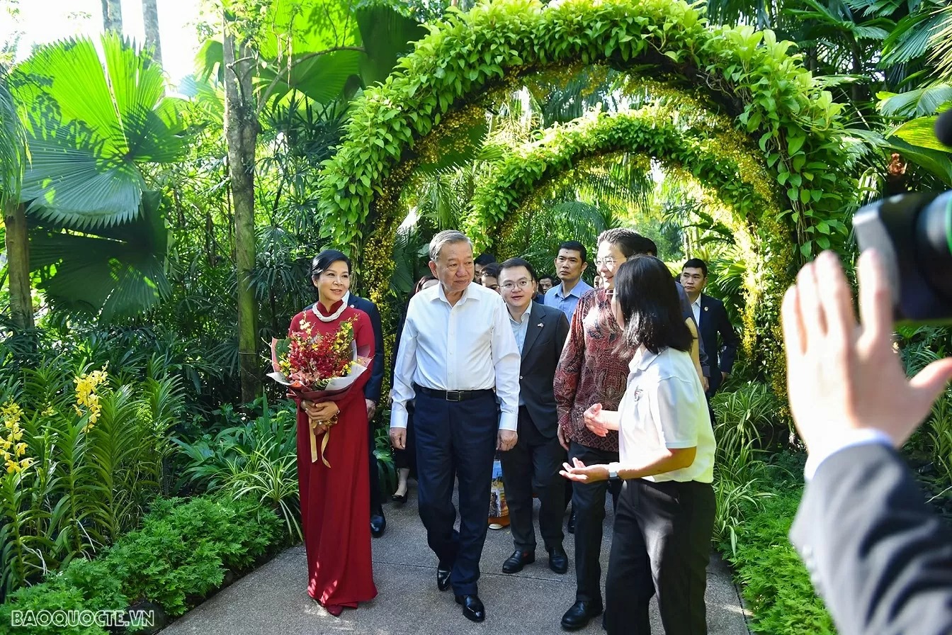 Lễ đặt tên cho hoa phong lan   nghi lễ ngoại giao đặc biệt Singapore dành cho Tổng Bí thư Tô Lâm và Phu nhân